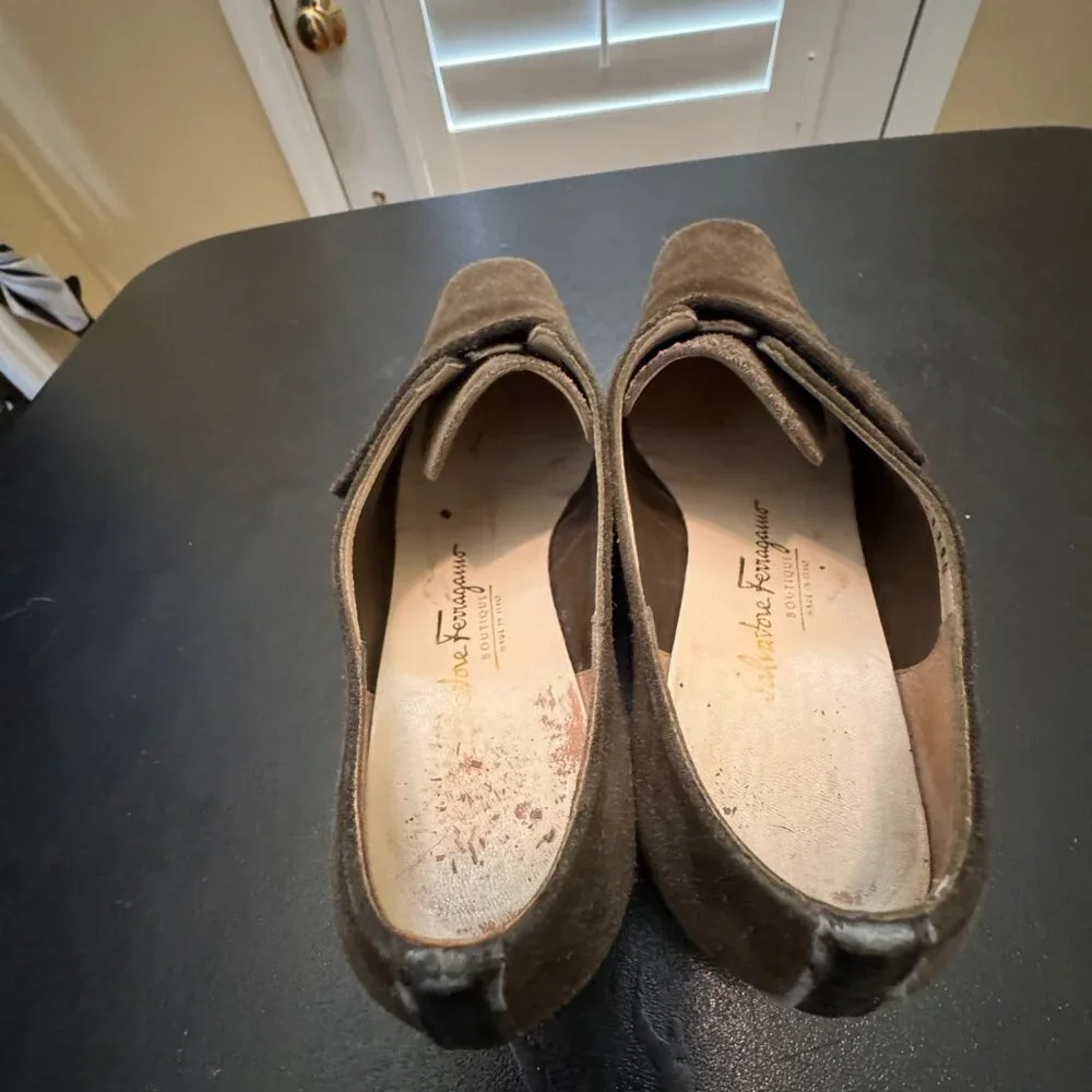 Salvatore Ferragamo size 5 green suede flats square toe